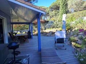 Chalet californien climatisé 6 personnes dans domaine privé avec piscine