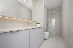 Exclusive and Modern Studio in Warsaw with Air Conditioning and Desk by Noclegi Renters