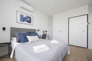 Exclusive and Modern Studio in Warsaw with Air Conditioning and Desk by Noclegi Renters