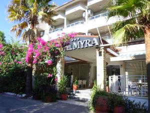 Myra hotel, 
Marmaris, Turkey.
The photo picture quality can be
variable. We apologize if the
quality is of an unacceptable
level.