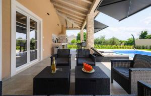 Beautiful Home In Maruzini With Wifi 