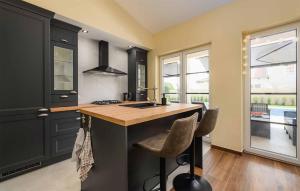 Beautiful Home In Maruzini With Wifi 