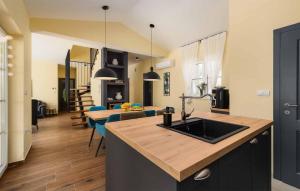 Beautiful Home In Maruzini With Wifi