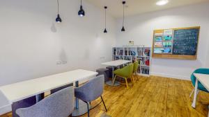 Student Only Ensuite Room in a Apartment at Abacus House