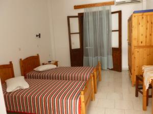 Akrogiali Rooms & Studios