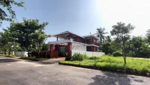 Pavo Shores by EWA Properties - Mūlki