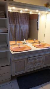 villa climatisée avec grande piscine