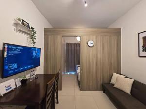 1BR Condotel with Balcony at FAME Residences #FM13