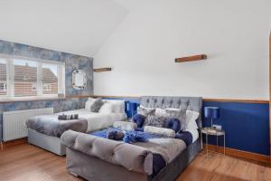 Spacious Detached house in Ashford with free parking & Garage - Contractors