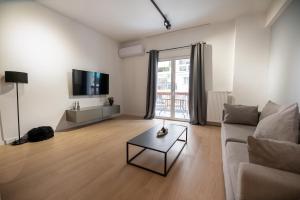 Spacious 3BR apartment in Pagkrati (PRAT_9)