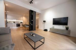 Spacious 3BR apartment in Pagkrati (PRAT_9)