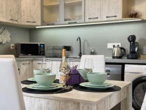 Artistic Apartment for 4 Guests in Burgas