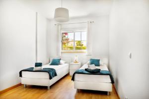 Apartamento no Condomínio Baia Village com Piscina