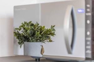 Stay In Style With Castle Views, Prime Spot Windsor