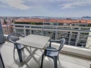 Lovely, modern studio with sea view 117