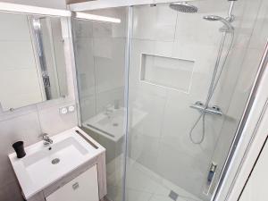 Lovely, modern studio with sea view 117