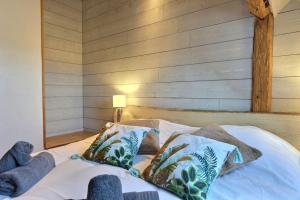Maisons de vacances La Fermette des Vallons - Jacuzzi - Billard : photos des chambres