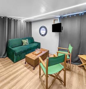 Bateaux Bord du Canal du Rhone a Sete sur Cesar : photos des chambres