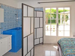 Maisons de vacances Holiday Home Bleue by Interhome : photos des chambres