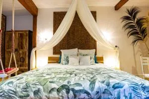 LE PRIEURé - Suites romantiques spa privatif, piscine, jardin, massages proche de Toulouse - Teulat