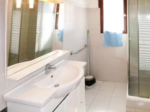 Apartment Résidence Posidonie Bodri - Pigna by Interhome