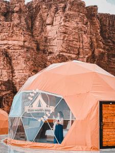 RUM WORLD BUBBLE lUXURY CAMP