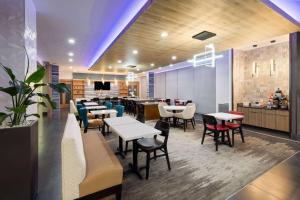 La Quinta Inn & Suites by Wyndham El Paso East Loop-375