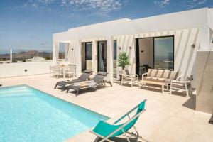 CAPRICA by Buenavilla