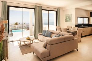 CAPRICA by Buenavilla