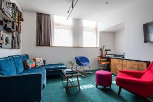 One-Bedroom Loft Suite - Chippendale room in The Old Clare Hotel