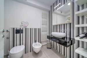 Silver Apartment With Hot Tub And Balcony - Happy Rentals