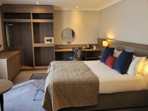 Double Room - Disability Access room in Seagoe Hotel