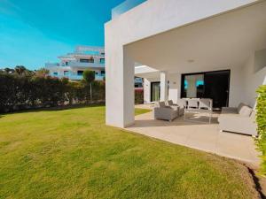 Luxury Golf & Private Garden