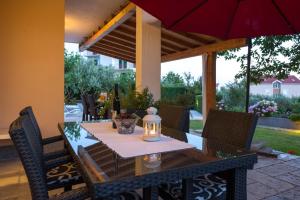 Relaxing and cozy apartments with pool Sara&Nino