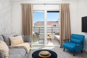 TT Apartment with sea view and private parking