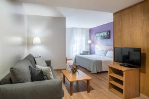 Family Room room in Tryp Jerez Hotel
