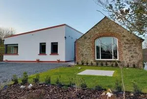 The Haggard Self Catering Accommodation - Tullynamalra Cross Roads
