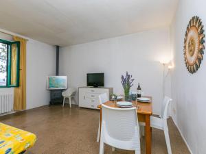 Apartment Ortensia by Interhome