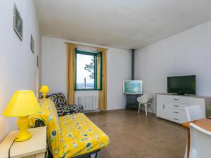 Apartment Ortensia by Interhome