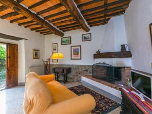 Apartment Podere Villa - Apt- Gigi by Interhome