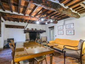 Holiday Home Podere Piastriccio- Apt- Grande by Interhome