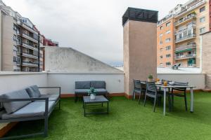 Chic and Modern Apartments in Gracia