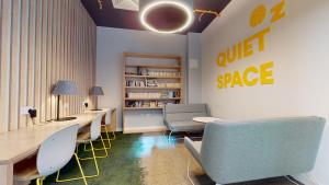 Student Only, Ensuite-in a Stylish Apartment at Signal Place