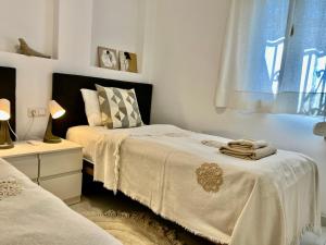 2 bedroom apartment walking distance to the beach