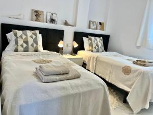 2 bedroom apartment walking distance to the beach