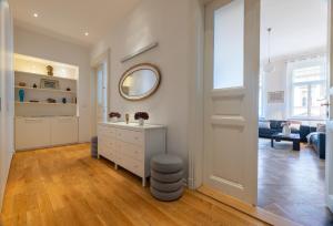 Lovely City View Apartment Next To National Museum by easyBNB