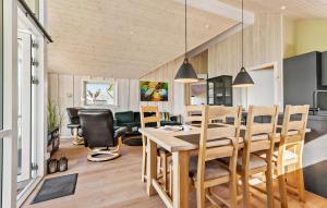 4 Bedroom Amazing Home In Hemmet