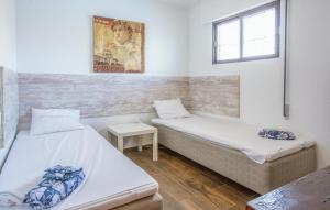 2 Bedroom Amazing Apartment In Miramar