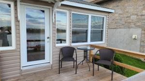 Skylight Waterfront home w amazing viewdockboat