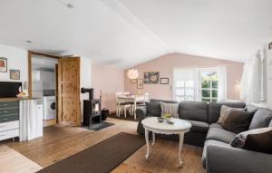 Nice Home In Jægerspris With Kitchen